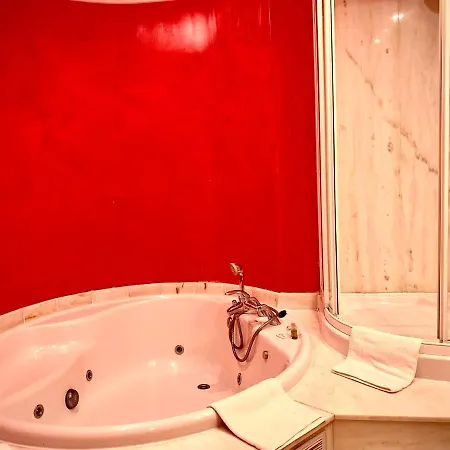 坎姆皮奥码头酒店 柯米拉斯