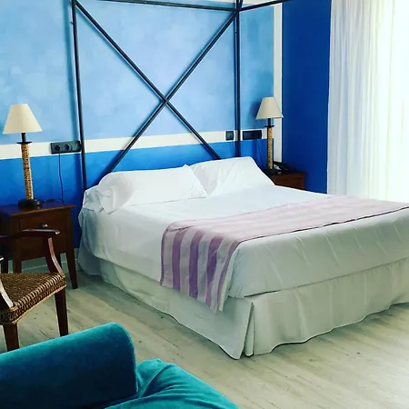 坎姆皮奥码头酒店 柯米拉斯