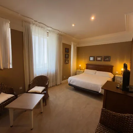 Hotel Marina De Campios