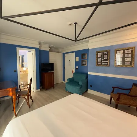 Hotel Marina De Campios 3*