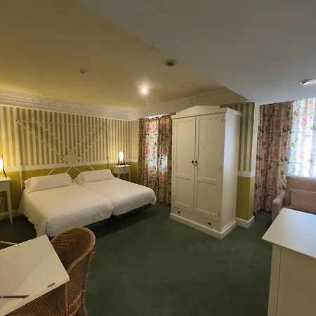 Hotel Marina De Campios 3*