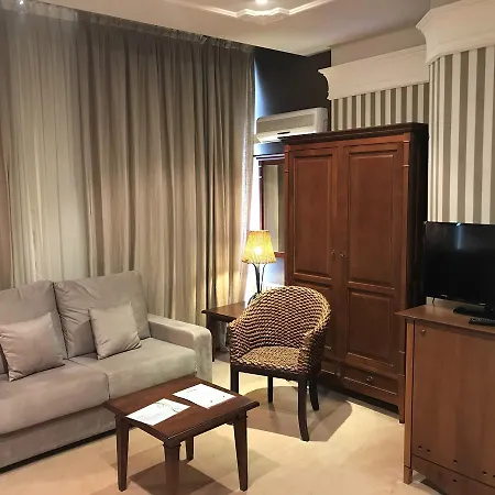 坎姆皮奥码头酒店 3* 柯米拉斯