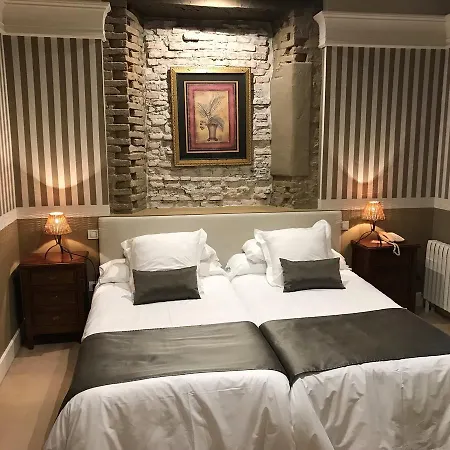 坎姆皮奥码头酒店 柯米拉斯