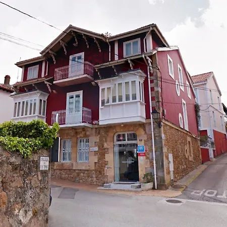 坎姆皮奥码头酒店 3*