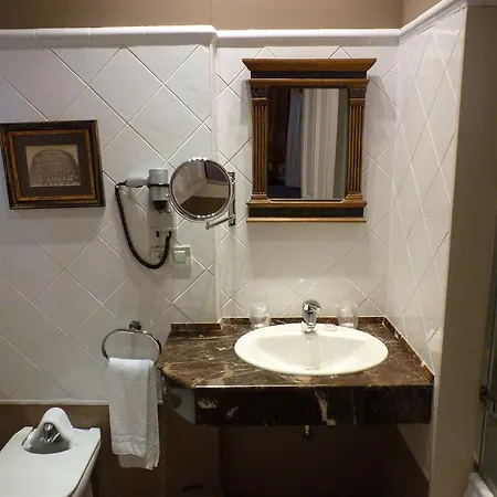 坎姆皮奥码头酒店 酒店 柯米拉斯