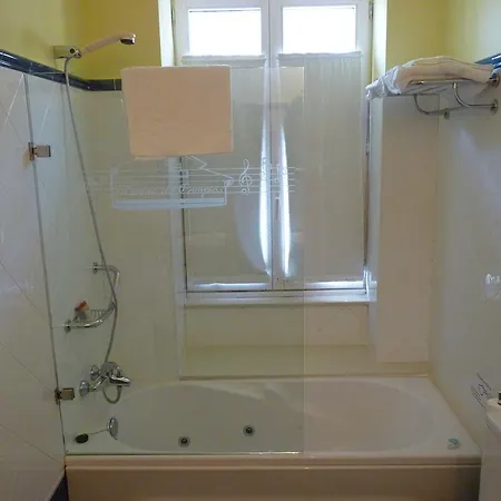 坎姆皮奥码头酒店 酒店 3*