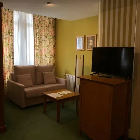 坎姆皮奥码头酒店 酒店