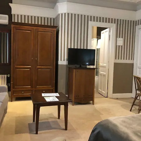 坎姆皮奥码头酒店 柯米拉斯