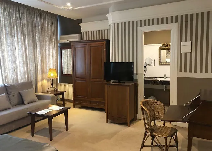 Hotel Marina De Campios 3*