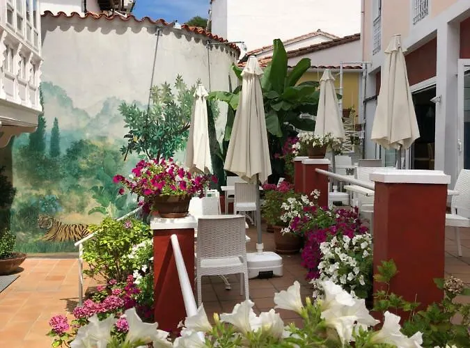 Hotel Marina De Campios 3*