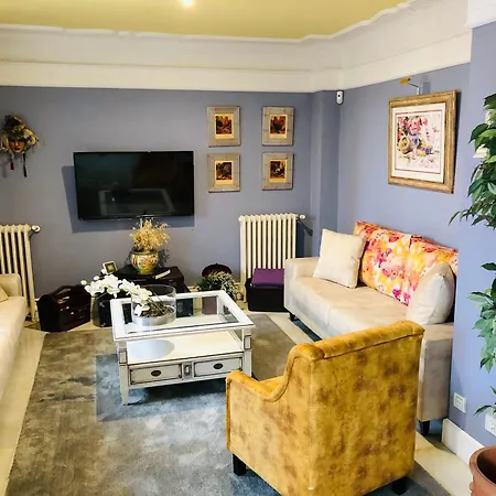 Marina De Campios 코밀라스