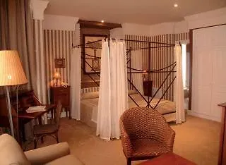 호텔 Marina De Campios 코밀라스