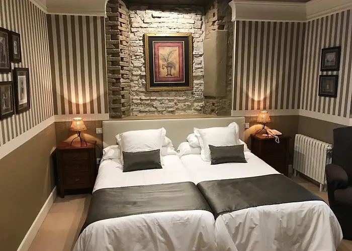 Marina De Campios 코밀라스