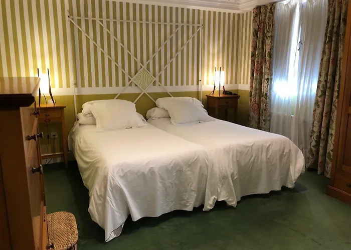 Marina De Campios 호텔 코밀라스