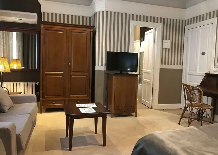 Marina De Campios 코밀라스